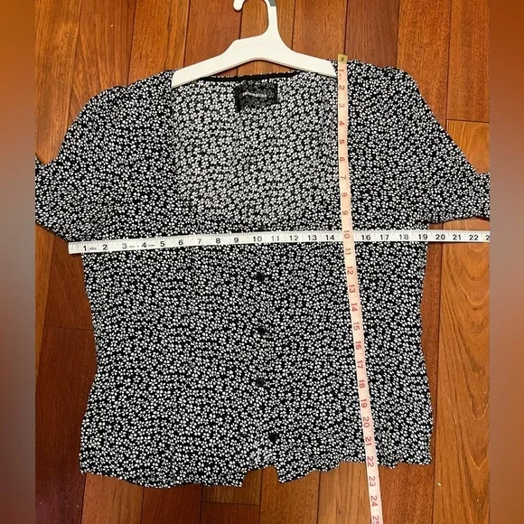 9. Reformation Jorja Top in Ansel - Picture 8 of 16